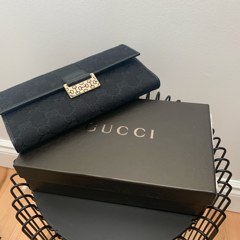 Gucci Monogram wallet